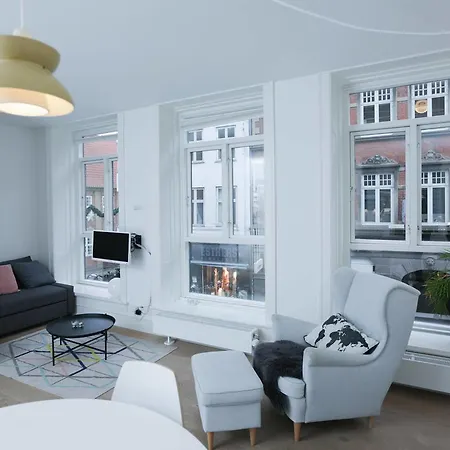 Bright, High-end 2 Bedroom Apt - Prime Location Apartment Kopenhagen